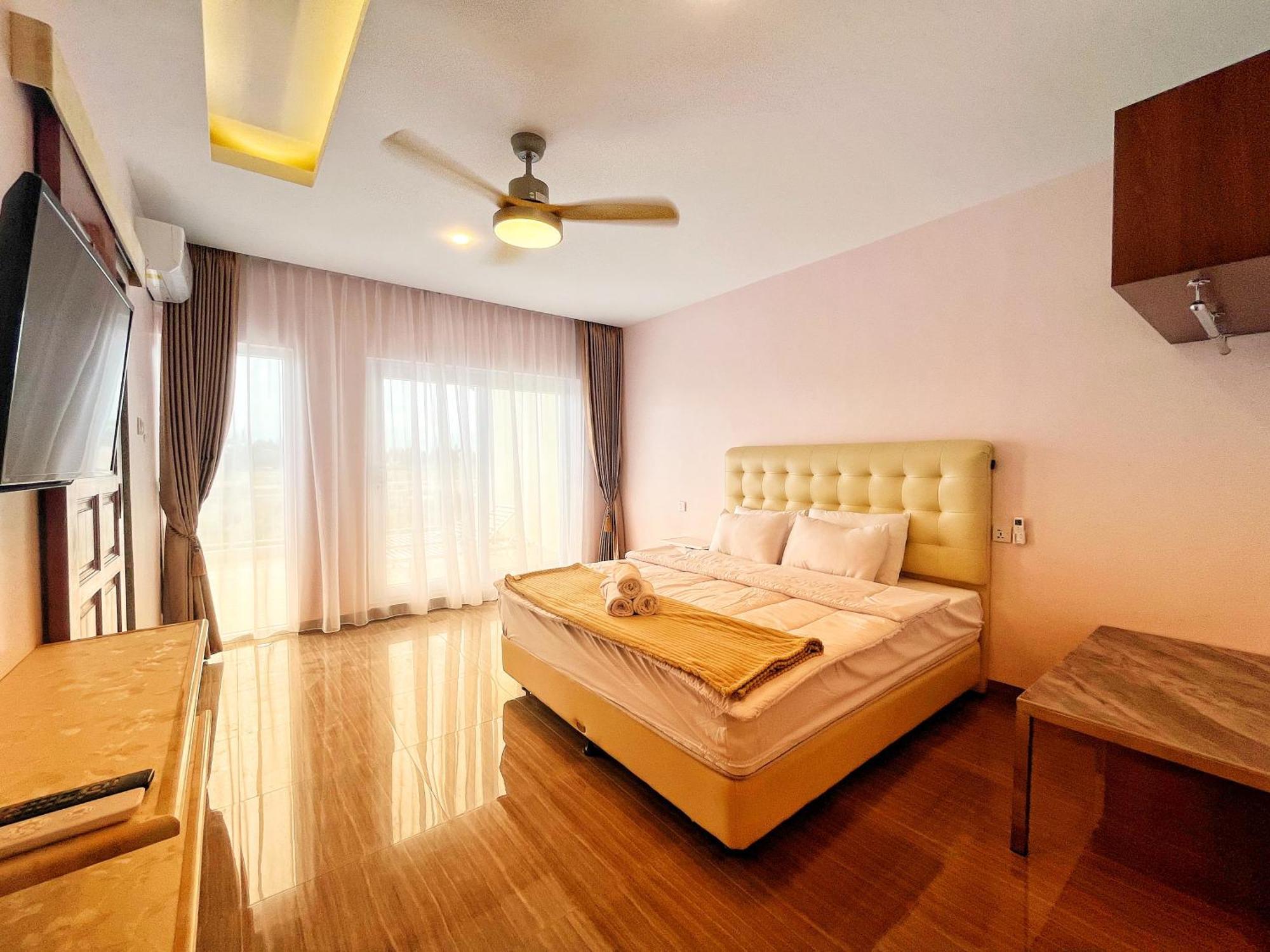 Canoe And Fishing , Free Pickup Villa Batam Bilik gambar